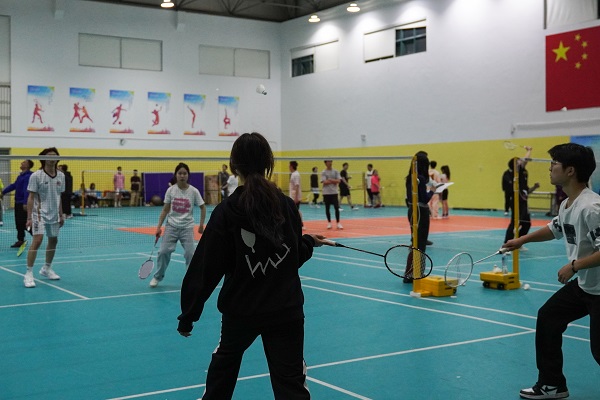 学生在比赛.jpg 学生在比赛.jpg
