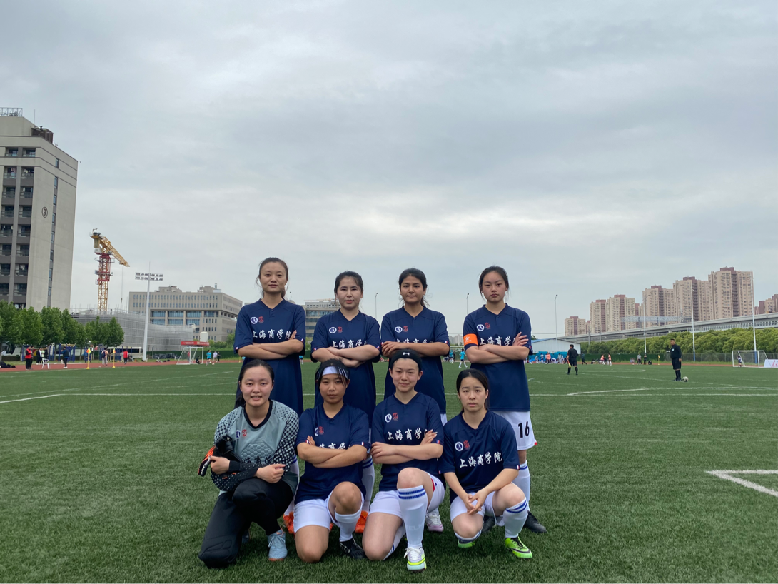 首发队员合影 首发队员合影