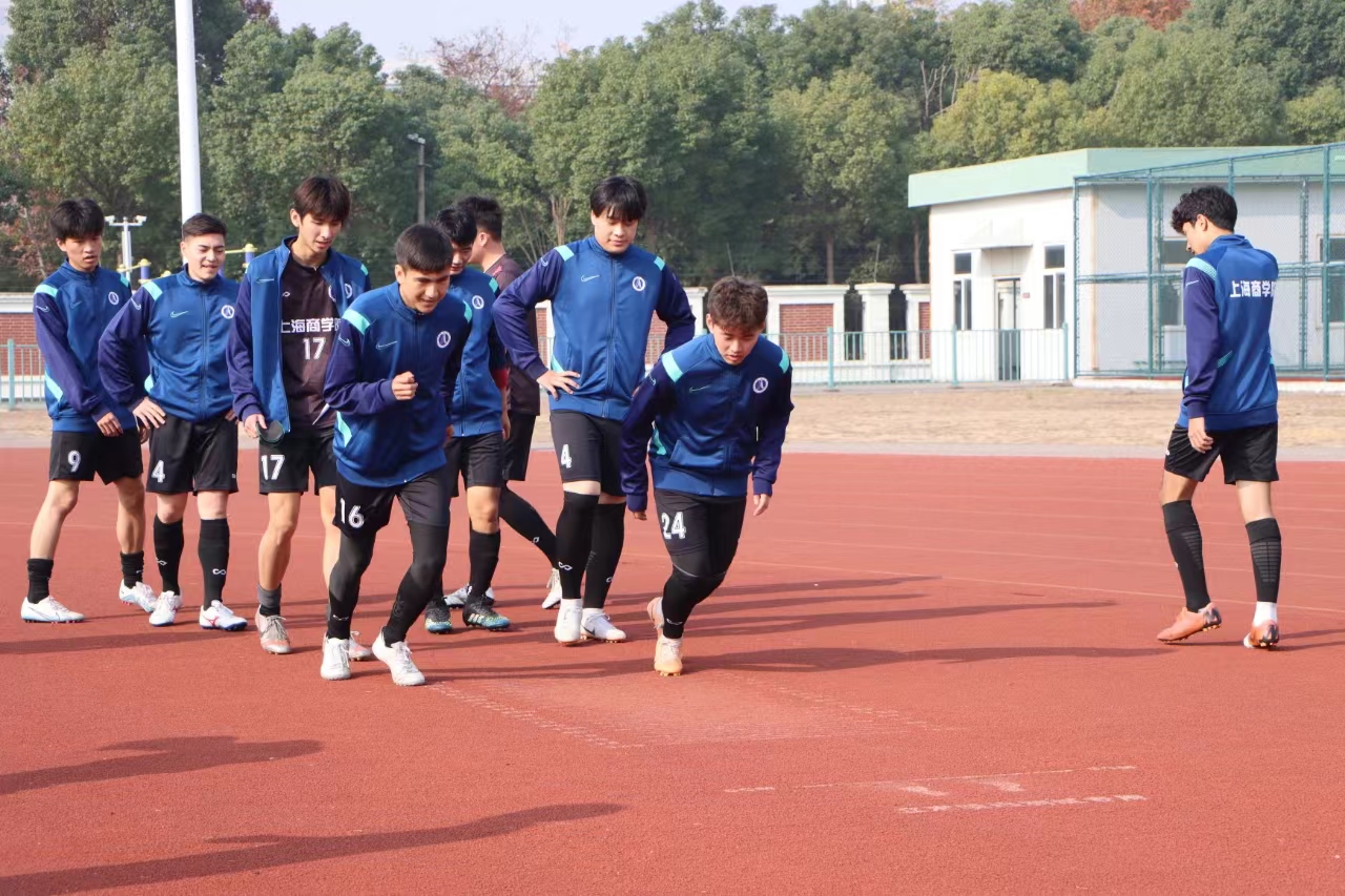 男足热身 男足热身